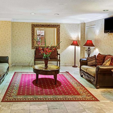 Ramada Overland Park Mission Екстер'єр фото